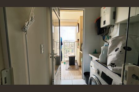 Apartamento à venda com 64m², 2 quartos e 1 vaga Apartamento à venda com 64m², 2 quartos e 1 vagaCozinha e Área de Serviço