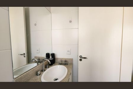 Apartamento à venda com 64m², 2 quartos e 1 vaga Apartamento à venda com 64m², 2 quartos e 1 vagaBanheiro da Suíte