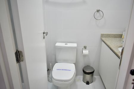 Studio para alugar com 20m², 0 quarto e sem vaga Studio para alugar com 20m², 0 quarto e sem vagaBanheiro