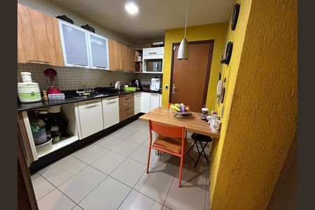 Apartamento à venda com 114m², 2 quartos e 1 vaga