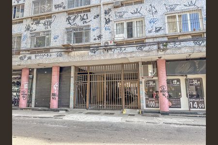 Apartamento à venda com 58m², 2 quartos e sem vaga Apartamento à venda com 58m², 2 quartos e sem vagaFachada