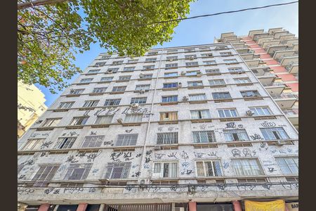 Apartamento à venda com 58m², 2 quartos e sem vaga Apartamento à venda com 58m², 2 quartos e sem vagaFachada