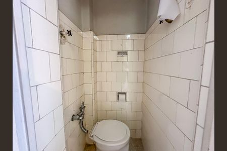 Apartamento à venda com 58m², 2 quartos e sem vaga Apartamento à venda com 58m², 2 quartos e sem vagaBanheiro de Serviço