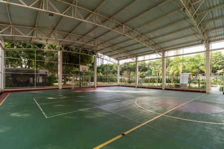 Apartamento à venda com 136m², 4 quartos e 3 vagas Apartamento à venda com 136m², 4 quartos e 3 vagasÁrea comum - Quadra Poliesporiva