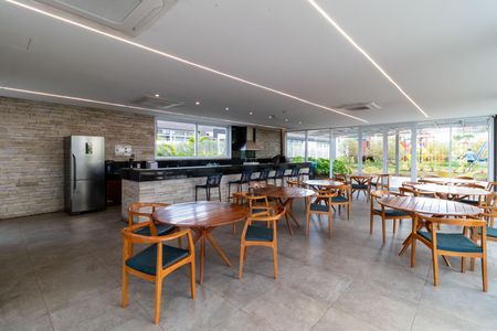 Apartamento à venda com 136m², 4 quartos e 3 vagas Apartamento à venda com 136m², 4 quartos e 3 vagasÁrea comum - Salão de Área comum - Salão de festasfestas