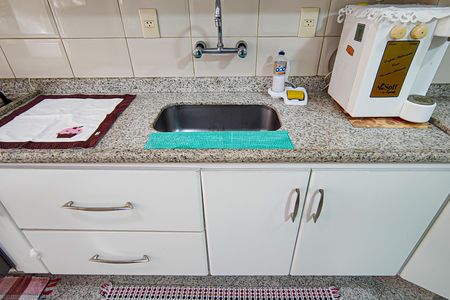 Apartamento à venda com 225m², 3 quartos e 4 vagas Apartamento à venda com 225m², 3 quartos e 4 vagasCozinha e Área de Serviço