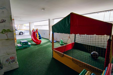 Apartamento à venda com 225m², 3 quartos e 4 vagas Apartamento à venda com 225m², 3 quartos e 4 vagasÁrea comum