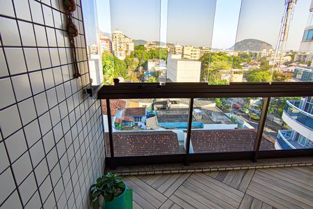Apartamento à venda com 225m², 3 quartos e 4 vagas Apartamento à venda com 225m², 3 quartos e 4 vagasVaranda da Sala