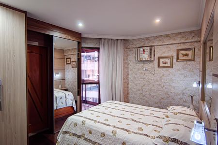 Apartamento à venda com 225m², 3 quartos e 4 vagas Apartamento à venda com 225m², 3 quartos e 4 vagasSuíte 2