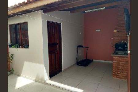 Casa à venda com 198m², 3 quartos e 2 vagas