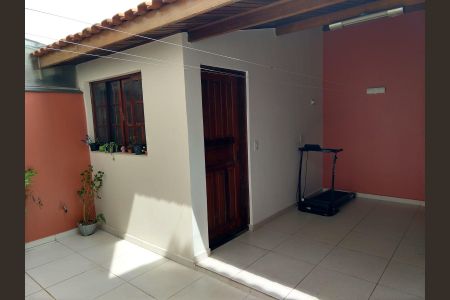 Casa à venda com 198m², 3 quartos e 2 vagas