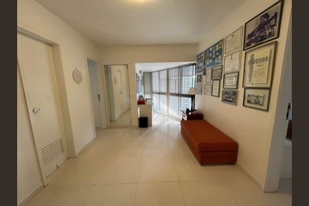 Apartamento à venda com 304m², 4 quartos e 3 vagas