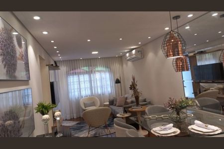 Casa à venda com 2 quartos, 100m² em Cambuci, São Paulo