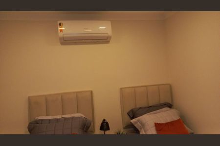 Casa à venda com 2 quartos, 100m² em Cambuci, São Paulo