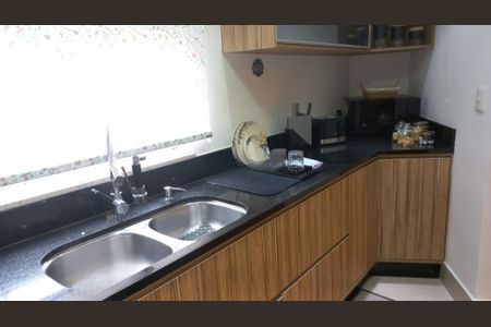 Casa à venda com 100m², 2 quartos e 1 vaga