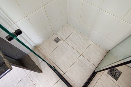 Casa à venda com 587m², 3 quartos e 4 vagas Casa à venda com 587m², 3 quartos e 4 vagasBanheiro da Suíte 3