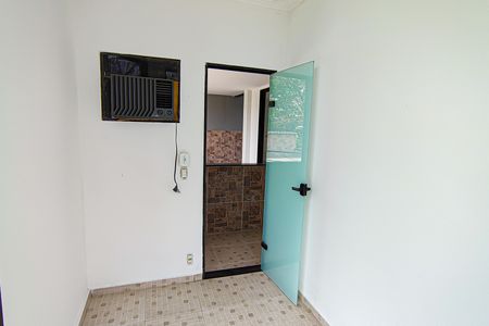 Casa à venda com 587m², 3 quartos e 4 vagas Casa à venda com 587m², 3 quartos e 4 vagasQuarto de Serviço