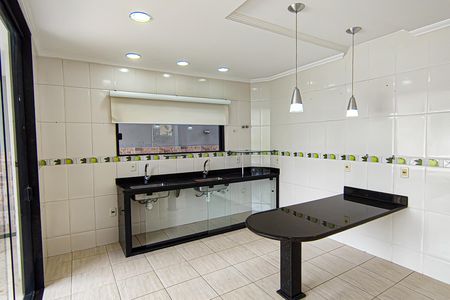 Casa à venda com 587m², 3 quartos e 4 vagas Casa à venda com 587m², 3 quartos e 4 vagasCozinha