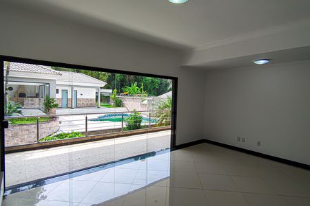 Casa à venda com 587m², 3 quartos e 4 vagas Casa à venda com 587m², 3 quartos e 4 vagasSala 3