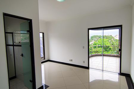 Casa à venda com 587m², 3 quartos e 4 vagas Casa à venda com 587m², 3 quartos e 4 vagasSuíte 2