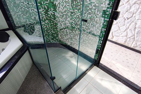 Casa à venda com 587m², 3 quartos e 4 vagas Casa à venda com 587m², 3 quartos e 4 vagasBanheiro da Suíte 1