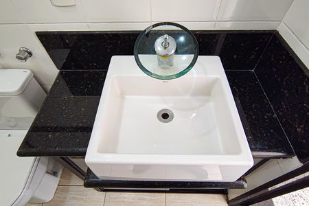 Casa à venda com 587m², 3 quartos e 4 vagas Casa à venda com 587m², 3 quartos e 4 vagasBanheiro 1