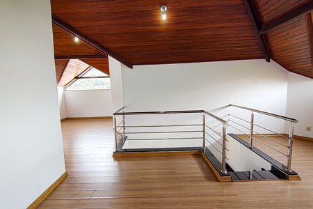 Casa à venda com 587m², 3 quartos e 4 vagas Casa à venda com 587m², 3 quartos e 4 vagasCobertura