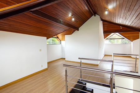 Casa à venda com 587m², 3 quartos e 4 vagas Casa à venda com 587m², 3 quartos e 4 vagasCobertura