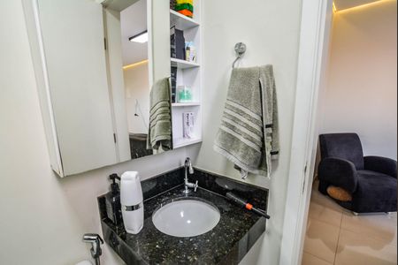 Apartamento à venda com 100m², 2 quartos e 2 vagasBanheiro Social