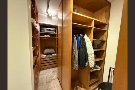 Apartamento à venda com 3 quartos, 255m² em Vila Suzana, São Paulo