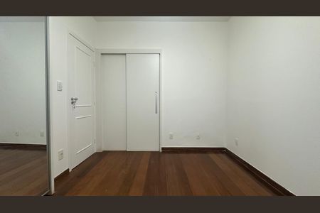 Apartamento à venda com 95m², 3 quartos e 2 vagasQuarto 