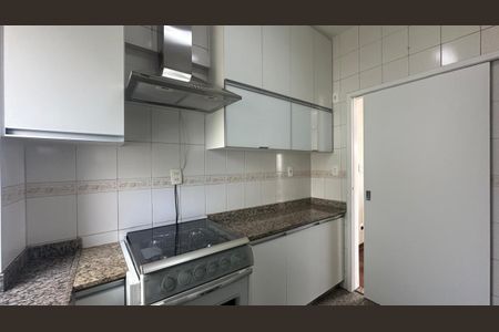 Apartamento à venda com 95m², 3 quartos e 2 vagasCozinha 