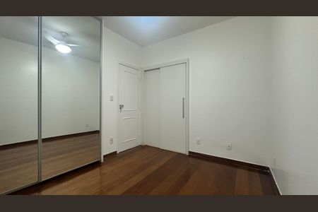 Apartamento à venda com 95m², 3 quartos e 2 vagasQuarto 