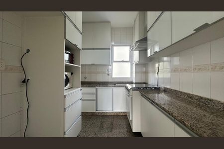 Apartamento à venda com 95m², 3 quartos e 2 vagasCozinha 