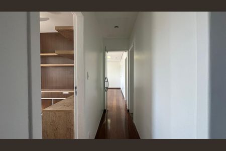 Apartamento à venda com 95m², 3 quartos e 2 vagasCorredor 