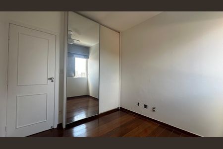 Apartamento à venda com 95m², 3 quartos e 2 vagasQuarto 