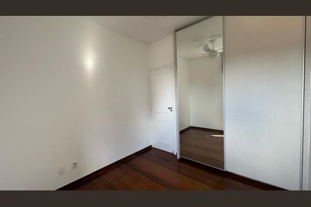 Apartamento à venda com 95m², 3 quartos e 2 vagasQuarto 