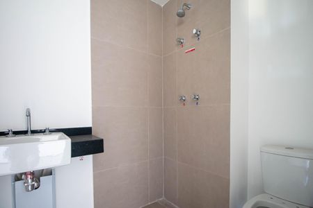 Banheiro de apartamento à venda com 1 quarto, 22m² em Jardim das Acacias, São Paulo