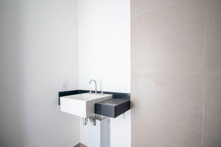 Banheiro de apartamento à venda com 1 quarto, 22m² em Jardim das Acacias, São Paulo