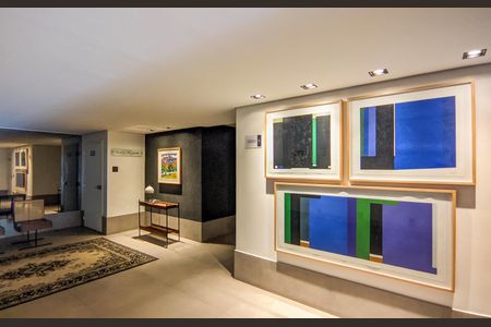 Apartamento à venda com 143m², 4 quartos e 3 vagas Apartamento à venda com 143m², 4 quartos e 3 vagasHall de entrada