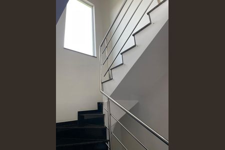 Casa à venda com 192m², 3 quartos e 3 vagas Casa à venda com 192m², 3 quartos e 3 vagasÁrea Externa