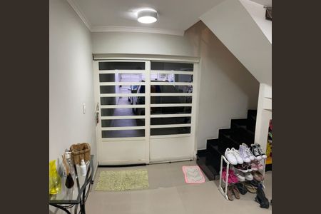 Casa à venda com 192m², 3 quartos e 3 vagas Casa à venda com 192m², 3 quartos e 3 vagasÁrea Externa