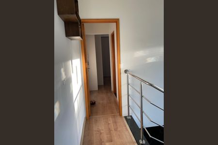 Casa à venda com 192m², 3 quartos e 3 vagas Casa à venda com 192m², 3 quartos e 3 vagasCorredor