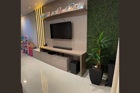 Casa à venda com 192m², 3 quartos e 3 vagas Casa à venda com 192m², 3 quartos e 3 vagasSala