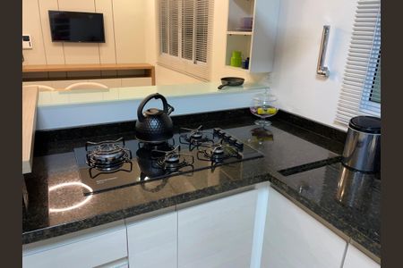 Casa à venda com 192m², 3 quartos e 3 vagas Casa à venda com 192m², 3 quartos e 3 vagasCozinha