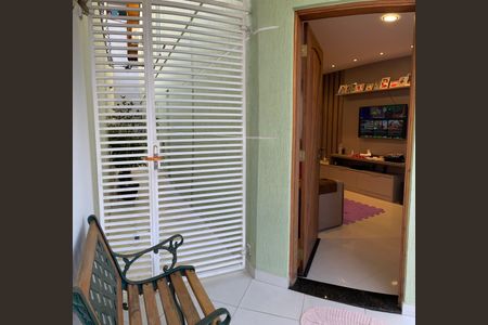 Casa à venda com 192m², 3 quartos e 3 vagas Casa à venda com 192m², 3 quartos e 3 vagasÁrea Externa