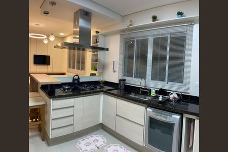 Casa à venda com 192m², 3 quartos e 3 vagas Casa à venda com 192m², 3 quartos e 3 vagasCozinha