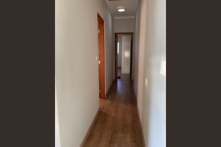 Casa à venda com 192m², 3 quartos e 3 vagas Casa à venda com 192m², 3 quartos e 3 vagasCorredor