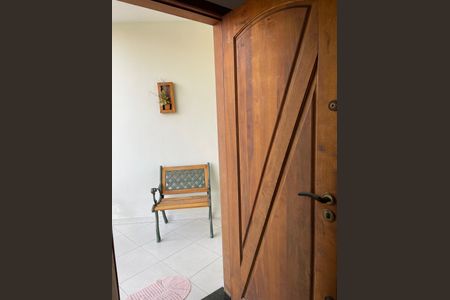 Casa à venda com 192m², 3 quartos e 3 vagas Casa à venda com 192m², 3 quartos e 3 vagasÁrea Externa