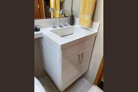 Casa à venda com 192m², 3 quartos e 3 vagas Casa à venda com 192m², 3 quartos e 3 vagasBanheiro do Quarto Suíte 1